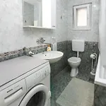 Poolhouse Domus 別荘 ソリン
