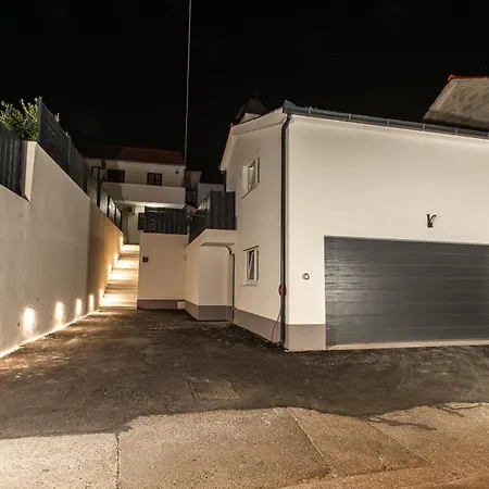 Poolhouse Domus Σολίν