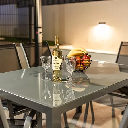 بيت للعطل Poolhouse Domus