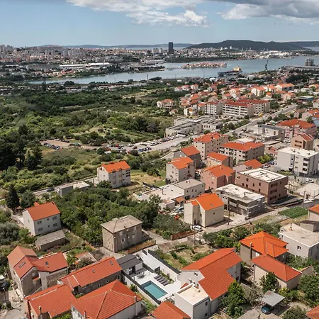 Poolhouse Domus Σπίτι διακοπών *