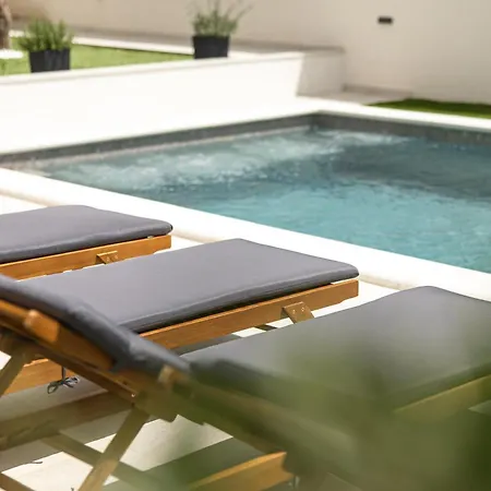 Poolhouse Domus Σπίτι διακοπών Σολίν