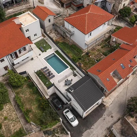 Σπίτι διακοπών Poolhouse Domus
