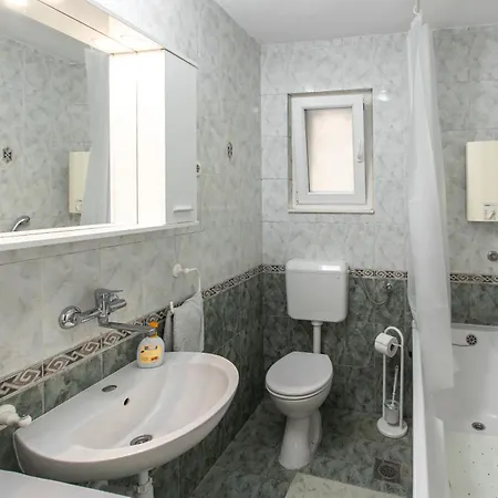 Poolhouse Domus سولين