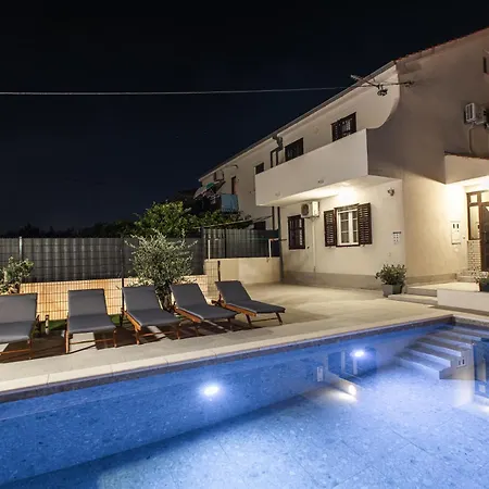 Poolhouse Domus * Solin