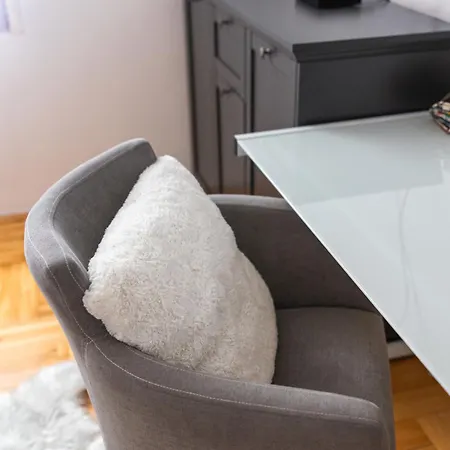 Poolhouse Domus Solin