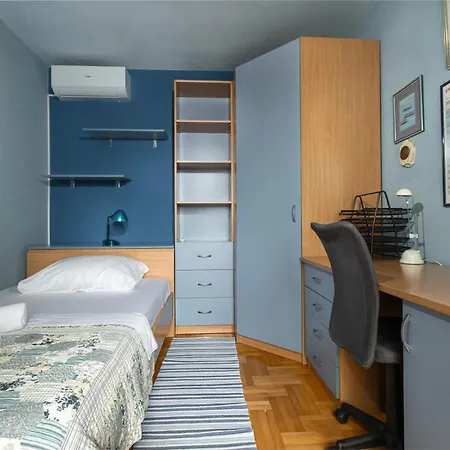 Poolhouse Domus Solin