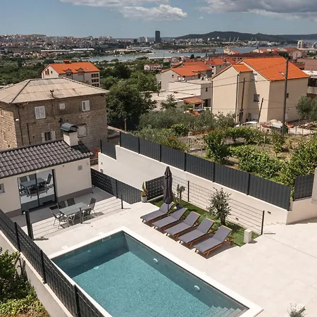 Poolhouse Domus Casa de Férias *