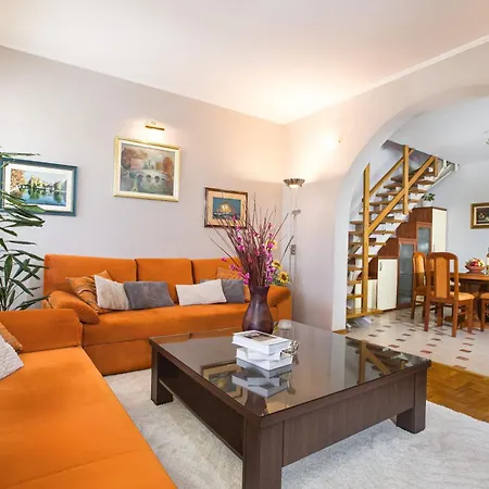 Casa de Férias Poolhouse Domus *