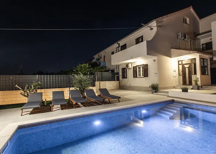 Poolhouse Domus * Solin