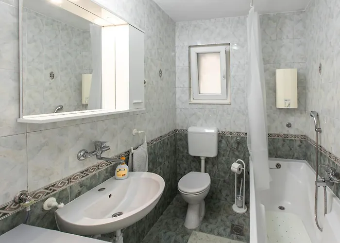 Poolhouse Domus Solin