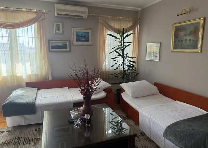 Semesterbostad Poolhouse Domus Solin